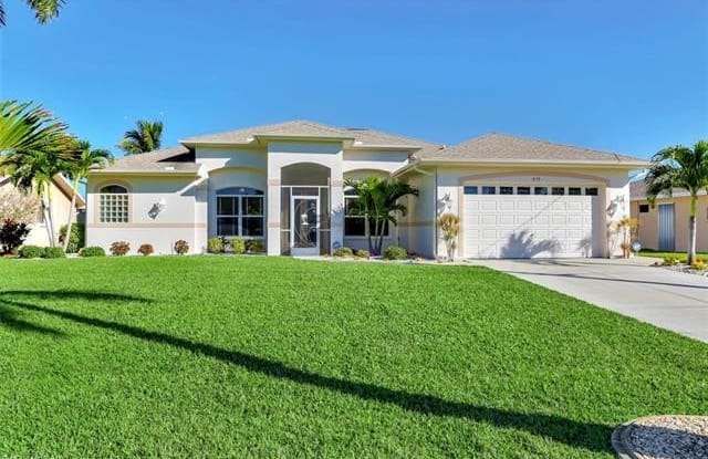 515 SE 33rd TER - 515 Southeast 33rd Terrace, Cape Coral, FL 33904