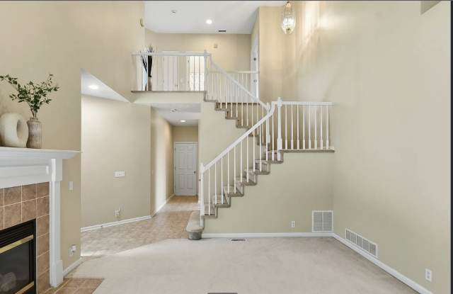 18602 Leavenworth Street Gallery 4