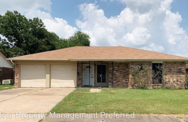 10523 Kirkglen Dr - 10523 Kirkglen Drive, Houston, TX 77089