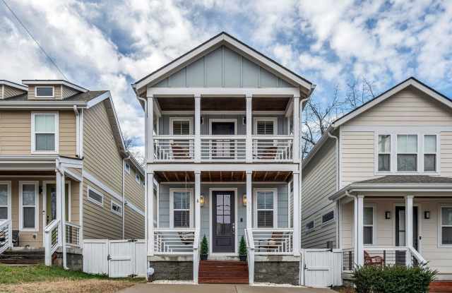 Discover modern rental living in one of Charlotte Park’s best locations photos photos