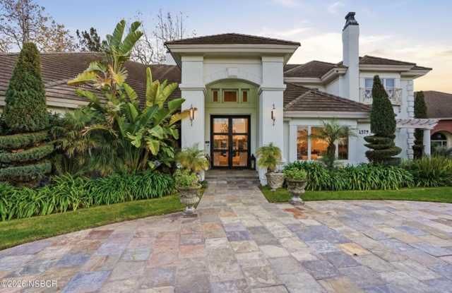 Elegant 6‑Bedroom Retreat with Pool, Spa & Wine Room photos photos