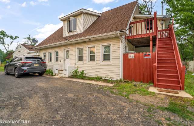 96 Wilson Avenue Gallery 1