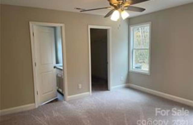 807 New Castle CourtNew Castle Ct Gallery 2