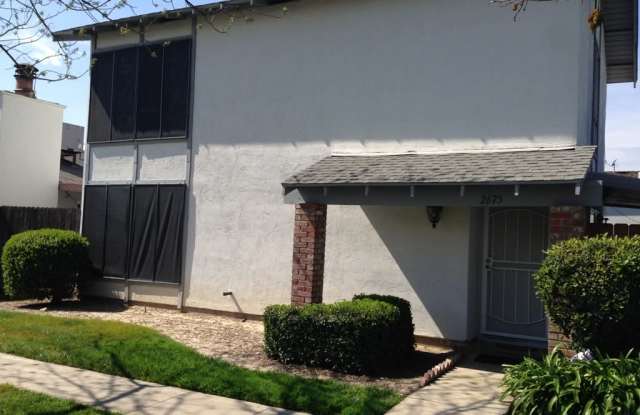 Nice townhome located in a gated community Gallery 3