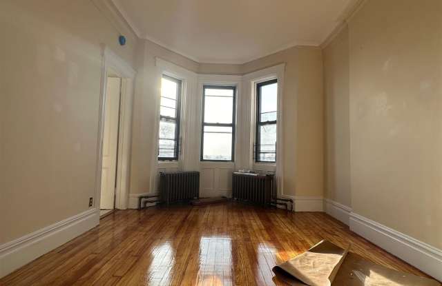 1712 SUMMIT AVE photos photos