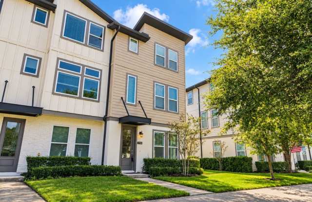 Light-Filled Laureate Park Corner Townhome | 3 Bedroom Suites + Balcony Gallery 3