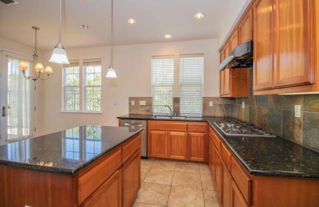 4 Bedroom 3 Bathroom House | AMSI | Alexandr Metlinski Gallery 4