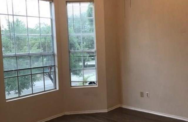 2300 Quietwood Gallery 4
