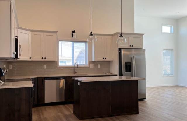 4 Bed 3 Bath Single Family Home Gallery 3