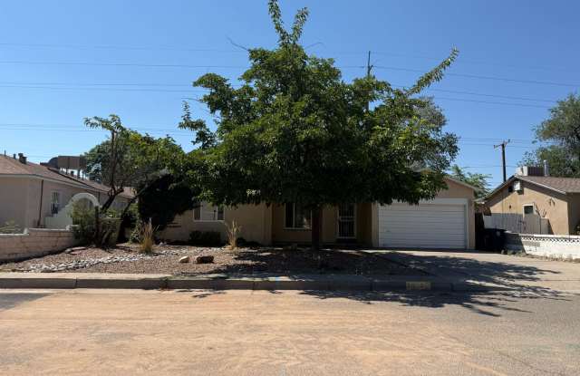 3 Br, 2 Bath, comes with kitchen appliances, 2 car garage photos photos