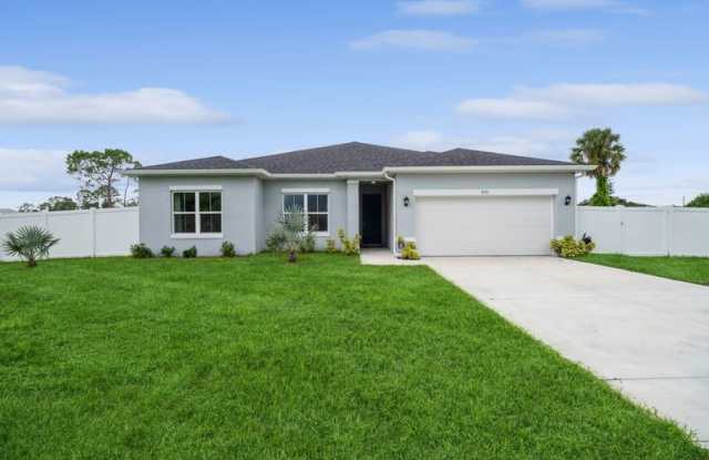 900 Coquina Street Southeast - 900 Coquina Street Southeast, Palm Bay, FL 32909