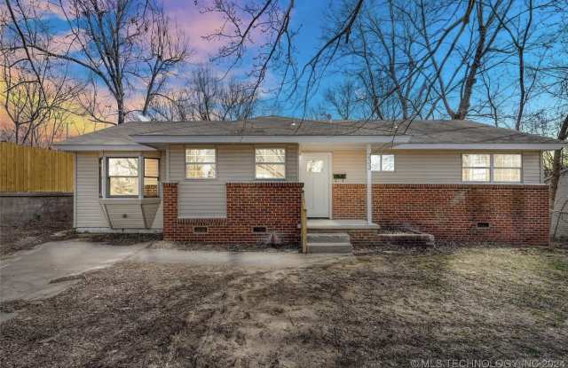 233 North 44th West Avenue photos photos