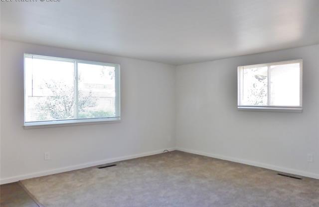 1207 Hartford Street Gallery 3