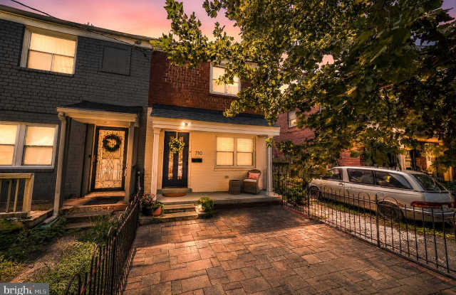 710 FOUR MILE Road Gallery 1
