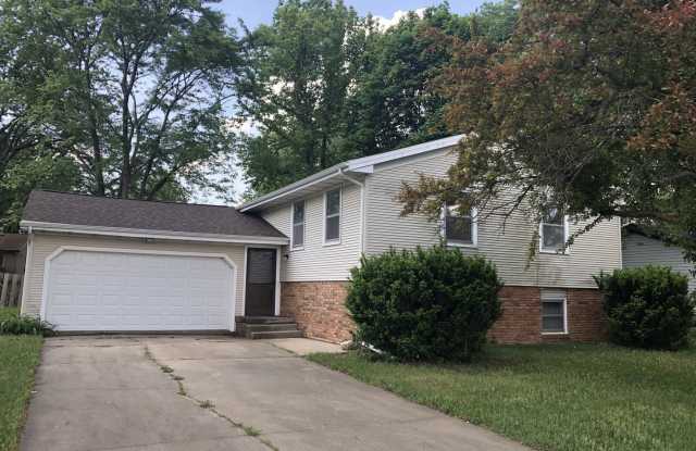 4-Bedroom, 2-Bath in Normal photos photos