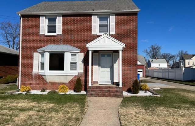 220 Grove Street - 220 Grove Street, Woodbridge, NJ 07095