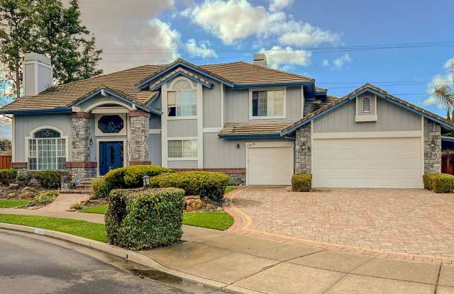 Charming Four Bedroom, Two-and-a-Half Bath House photos photos