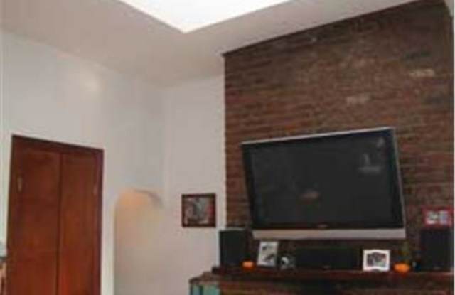 255 West 22nd Street Gallery 3