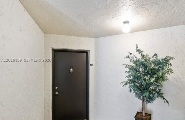 825 Egret Cir Gallery 4
