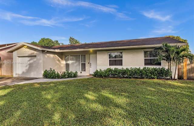 8411 NW 3rd St photos photos