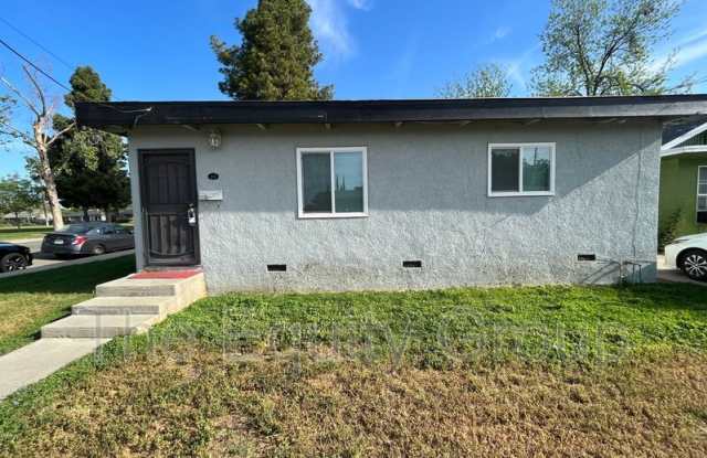 220 West Cypress Ave - 220 West Cypress Avenue, Visalia, CA 93277 220 West Cypress Ave - 220 West Cypress Avenue, Visalia, CA 93277