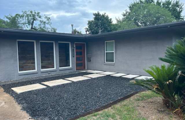 Gorgeous Alamo Heights Rental! Pool maintenance included photos photos