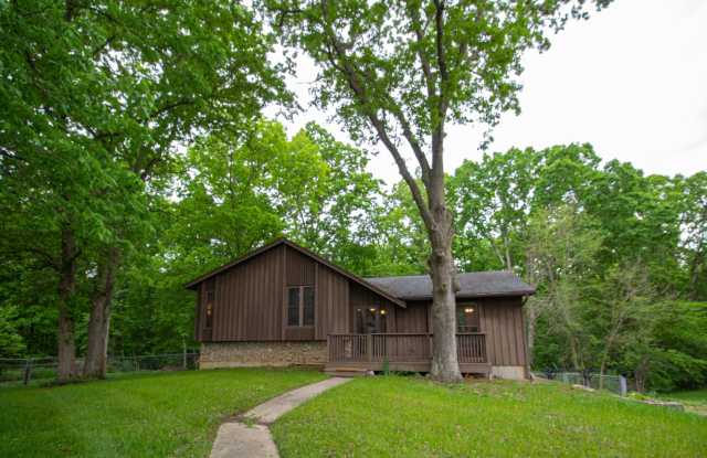 3 Bed 2.5 Bath Home - 1903 North Mapleview Drive, Boone County, MO 65202