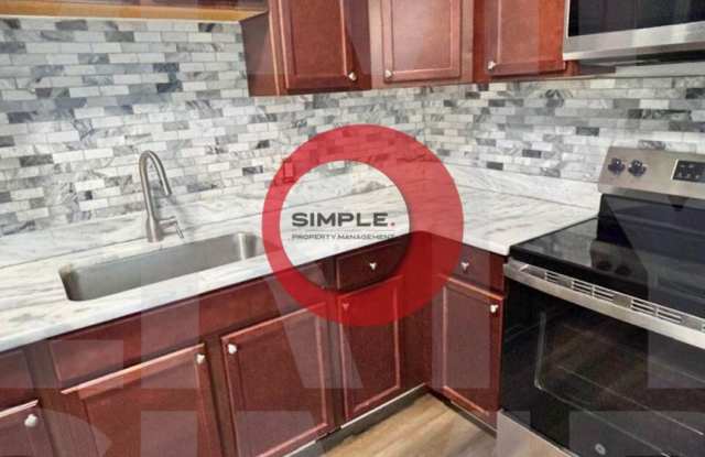 Huge 7-bedroom 2 baths with laundry on the first-floor house - 338 South 6th Street, Reading, PA 19602