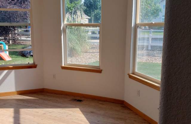 6708 Sage Ave Gallery 2