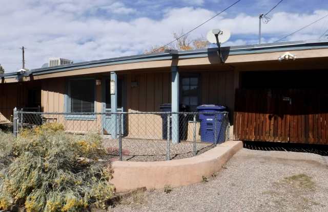 Charming 2 bedroom home - 611 Woodland Avenue Northwest, Albuquerque, NM 87107