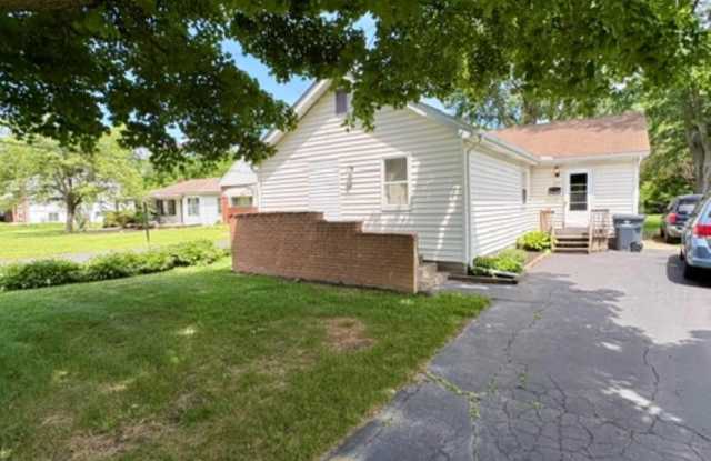 526 Collingwood Avenue Gallery 2
