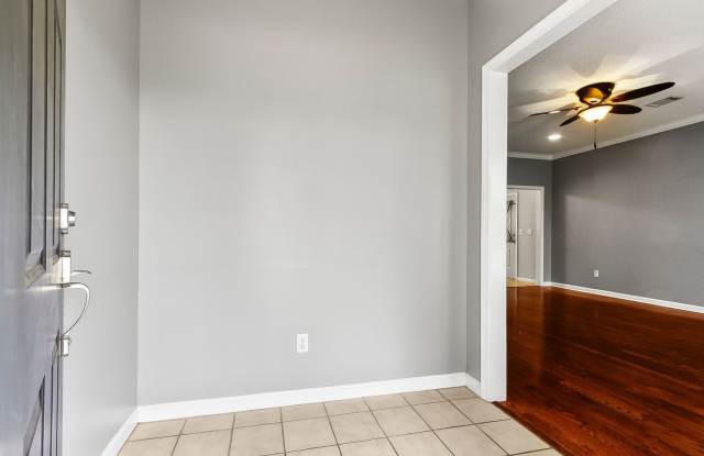 Lovely 3 bed / 2 bath Clear Creek Subdivision in Northport! Apply Today! Gallery 4