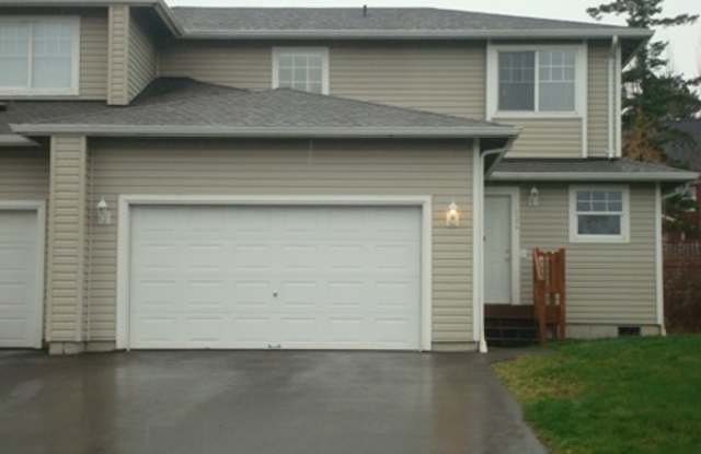 4 Bedroom, 3 Bath Duplex in Happy Valley - 1309 Varsity Place, Bellingham, WA 98225