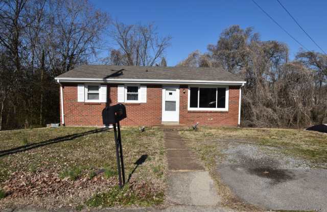 3 Bedroom Pet Friendly Home For Rent Near Historic Downtown Clarksville! photos photos