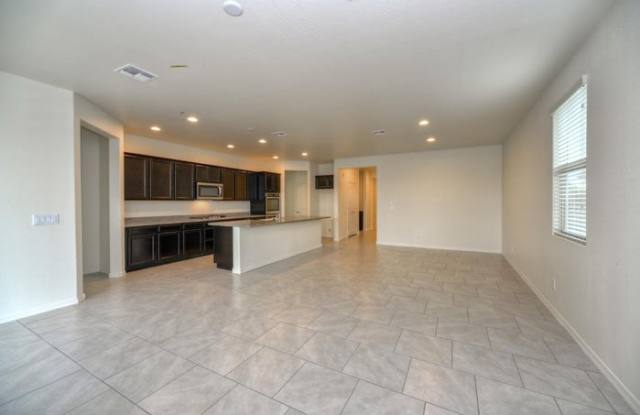 18597 West Mescal Street Gallery 4