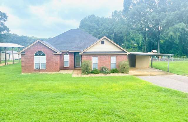 ** 4 Bed 2 Bath located in Millbrook ** Call 334-366-9198 to schedule a self tour - 4929 Camp Grandview Road, Millbrook, AL 36054