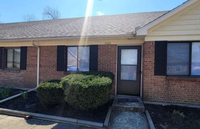 Cozy 2 bed 1.5 Bath Condo With Car porch - 3508 Spanish Villa Drive, Montgomery County, OH 45414