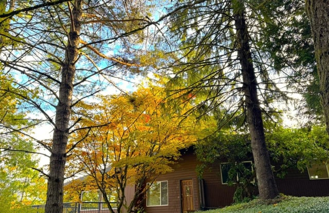 630 SW Viewmont Dr. - 630 Southwest Viewmont Drive, West Haven-Sylvan, OR 97225