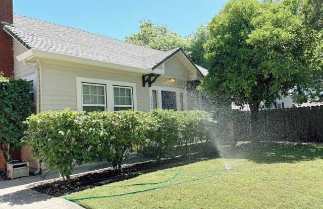 Charming 2 Bedroom available now - 1240 Acacia Street, Stockton, CA 95203