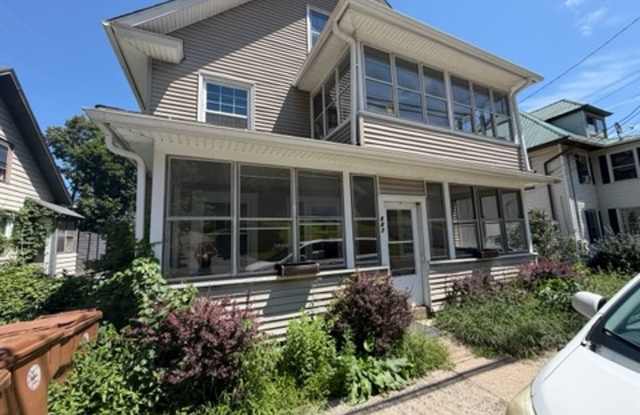 887 Howe Ave = Shelton Gallery 1