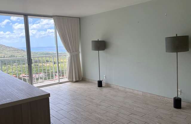 Makaha Valley Towers - One Bedroom Gallery 4