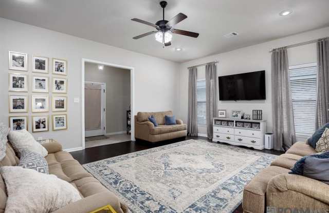 18326 Sunset Park Dr Gallery 4