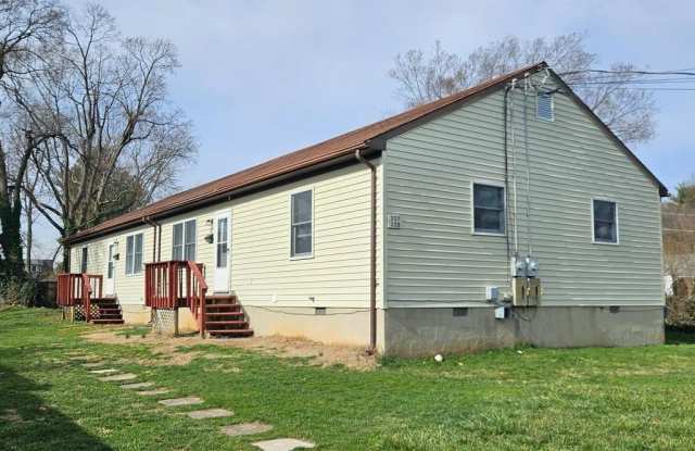 207 WALNUT ST - 207 Walnut Street, Berryville, VA 22611