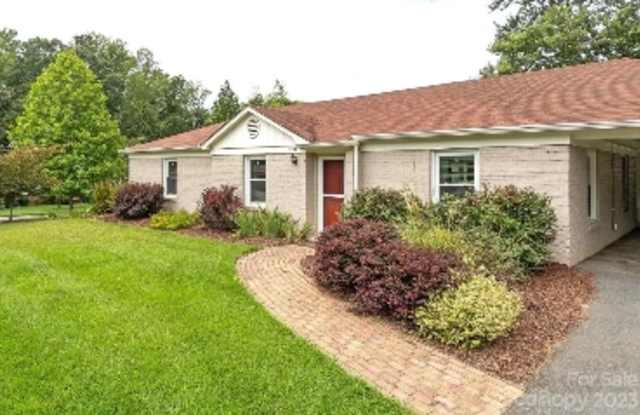 815 heather lane A - 815 Heather Lane, Charlotte, NC 28209