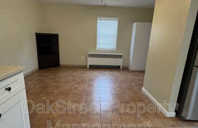 455 Crown Point Road - A Gallery 4