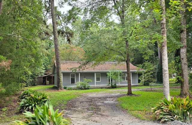 Charming 3-Bedroom Home on Spacious ¾ Acre Lot – Conway, SC - 6156 Hughes Lane, Horry County, SC 29526