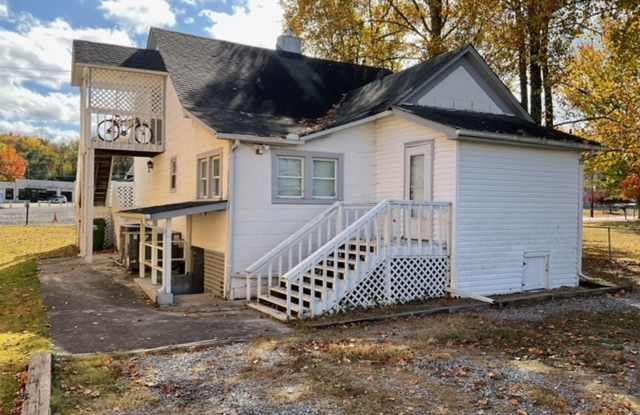 Maryville 37804 - 3 bedroom, 1 bath duplex - Contact Tim Tipton 865-806-7255 Gallery 4