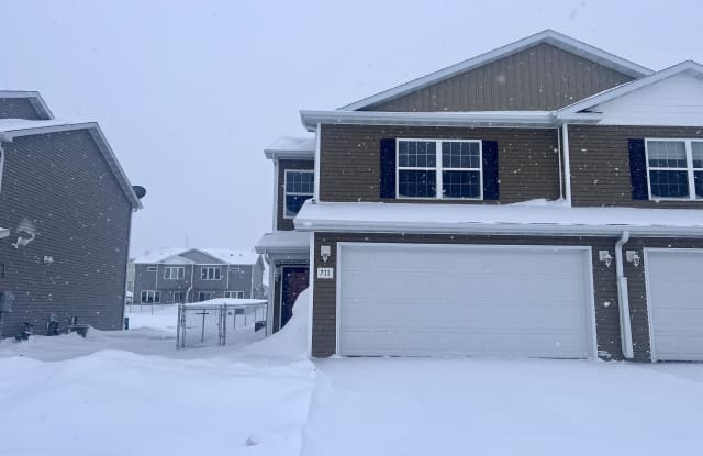 711 Weyburn Drive - 711 Weyburn Drive, Bismarck, ND 58503