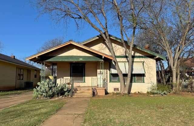 1604 Britain St photos photos