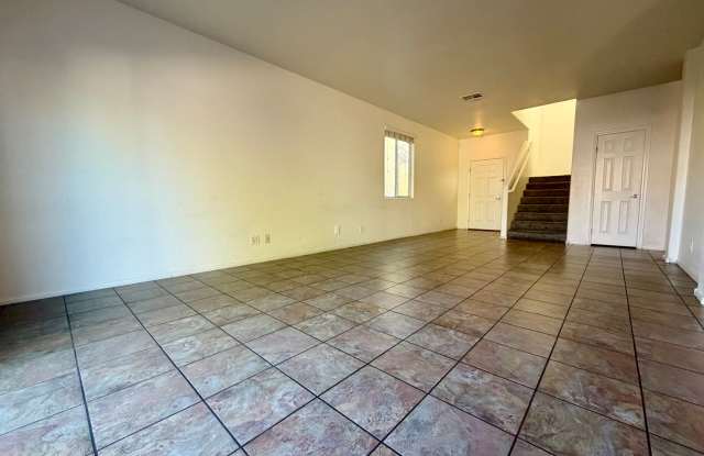 4 bedroom across from Desert Pines Golf Club Gallery 4